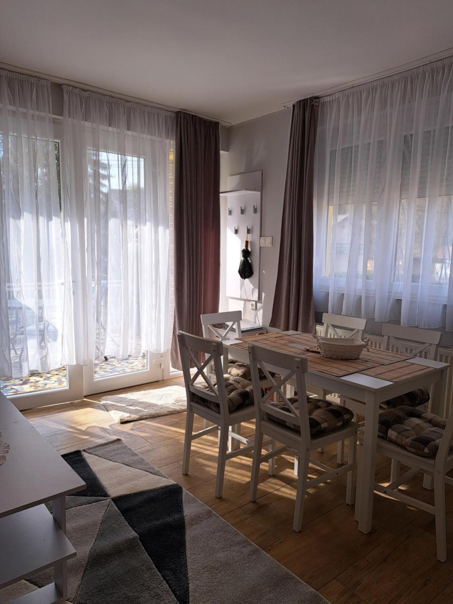 Jazmin Apartman 잘라카로쉬 외부 사진