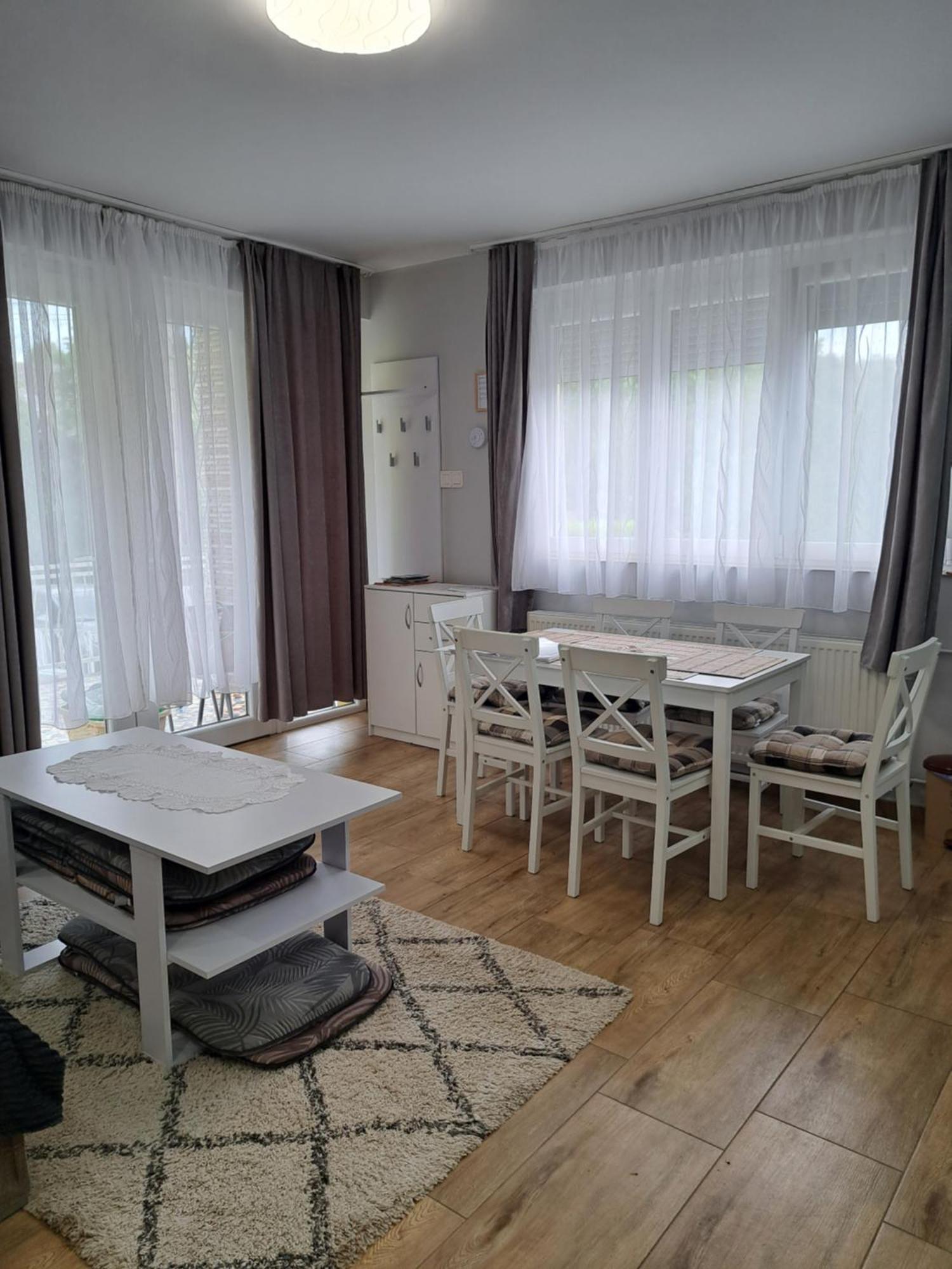 Jazmin Apartman 잘라카로쉬 외부 사진